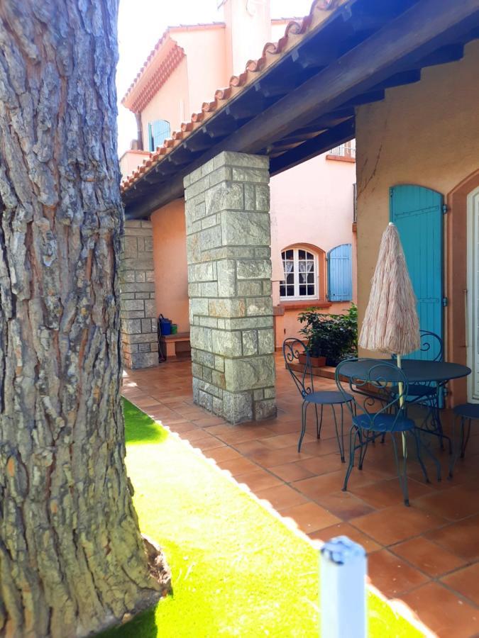 Domaine Des Pins Villa Saint-Estève Buitenkant foto