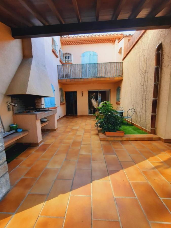 Domaine Des Pins Villa Saint-Estève Buitenkant foto